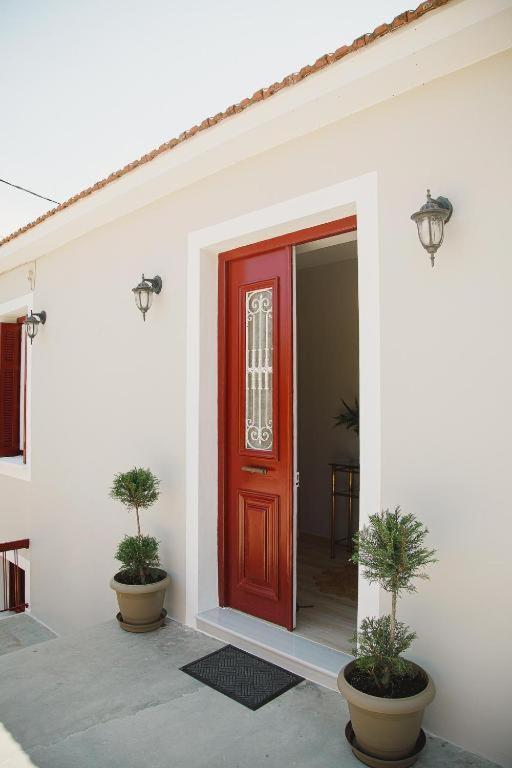 Rooms In Yard Corinth Экстерьер фото