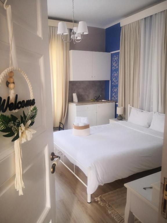 Rooms In Yard Corinth Экстерьер фото