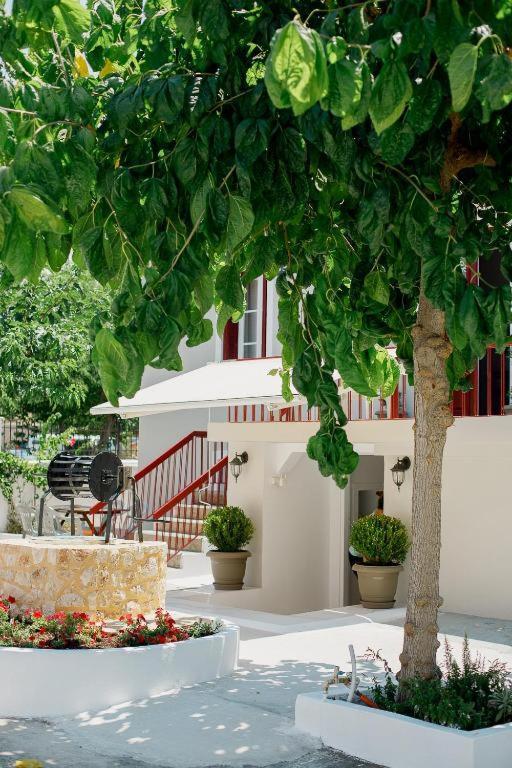 Rooms In Yard Corinth Экстерьер фото